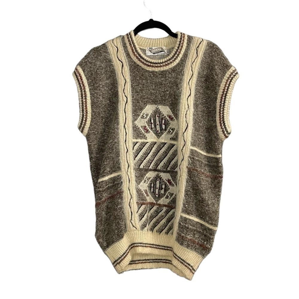 RD OSWAL COLLECTION Rythyem Knit Sleeveless Sweater Vest Cream 40